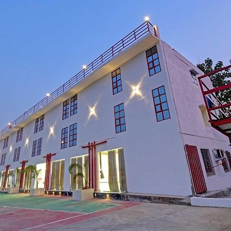 Oyo Townhouse 779 Gods County 호텔 타라피트 외부 사진