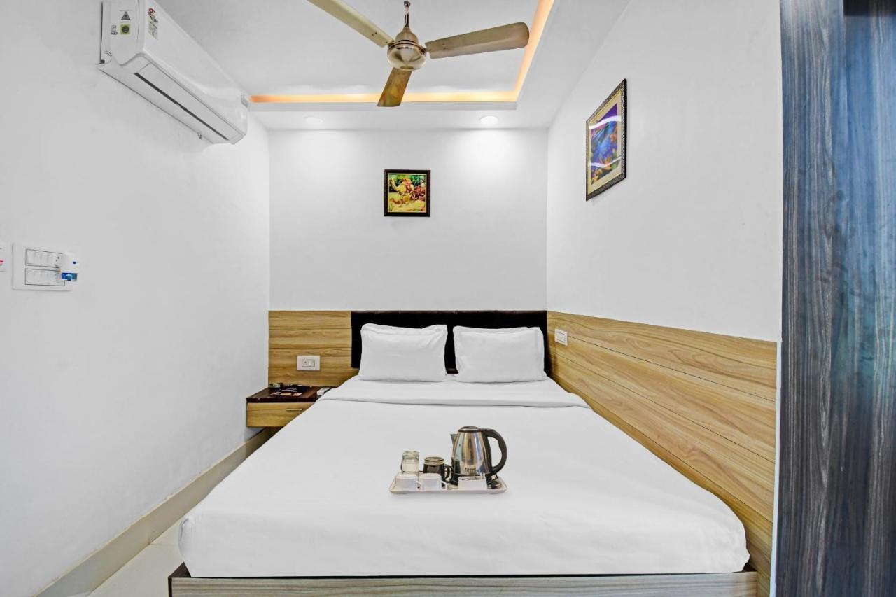 Oyo Townhouse 779 Gods County 호텔 타라피트 외부 사진