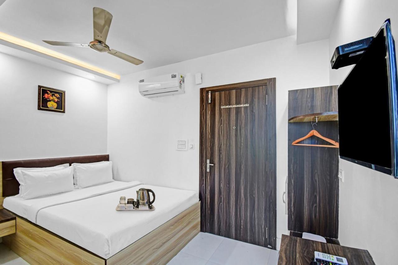 Oyo Townhouse 779 Gods County 호텔 타라피트 외부 사진