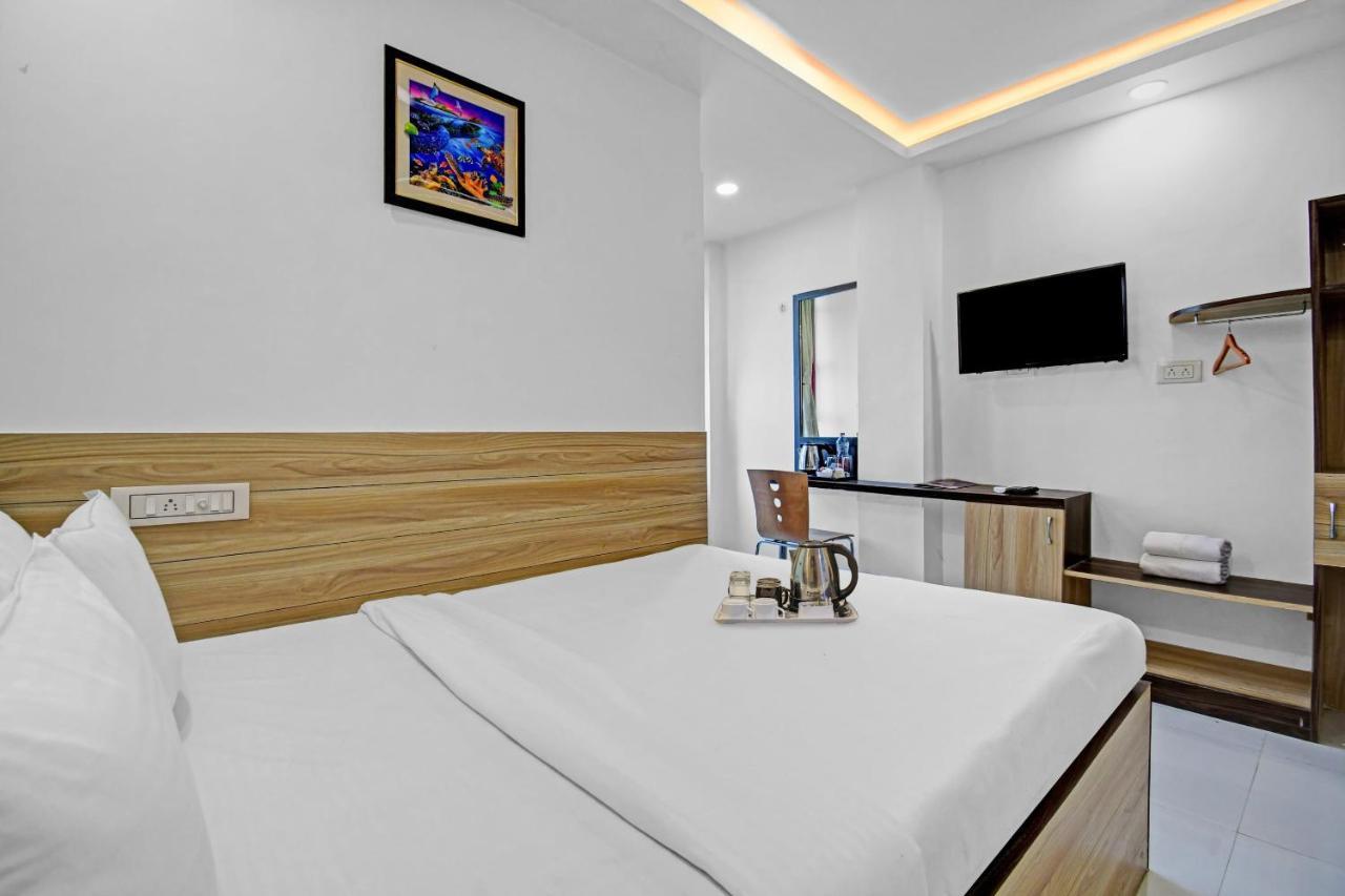 Oyo Townhouse 779 Gods County 호텔 타라피트 외부 사진