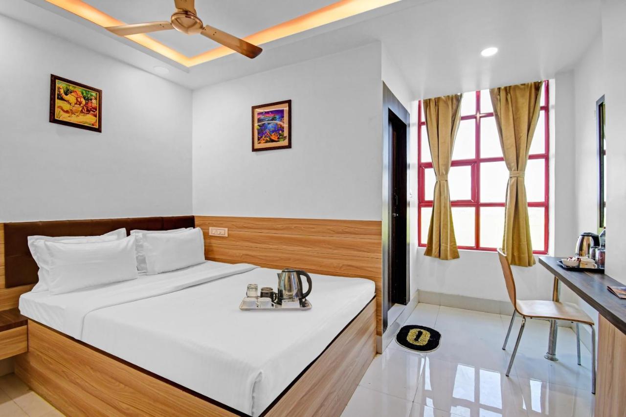 Oyo Townhouse 779 Gods County 호텔 타라피트 외부 사진