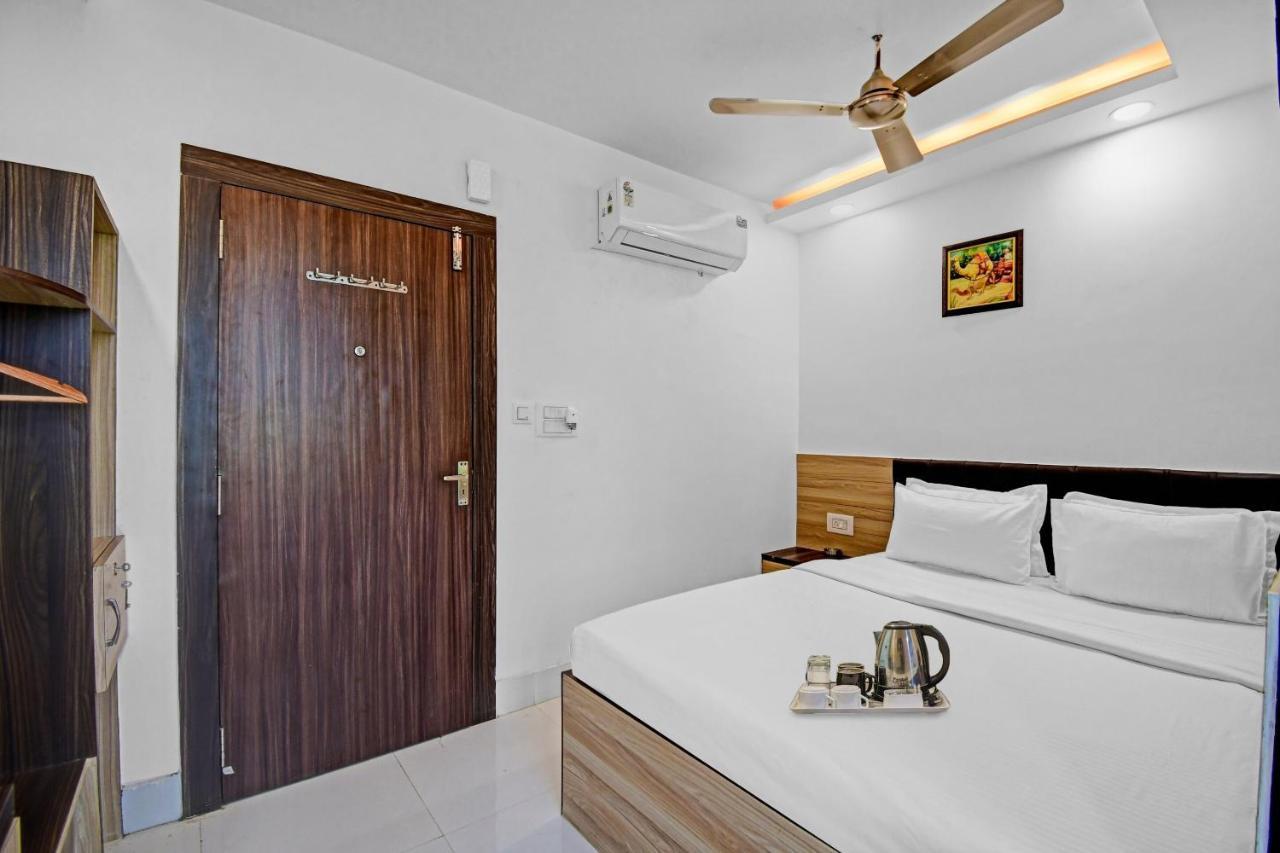 Oyo Townhouse 779 Gods County 호텔 타라피트 외부 사진