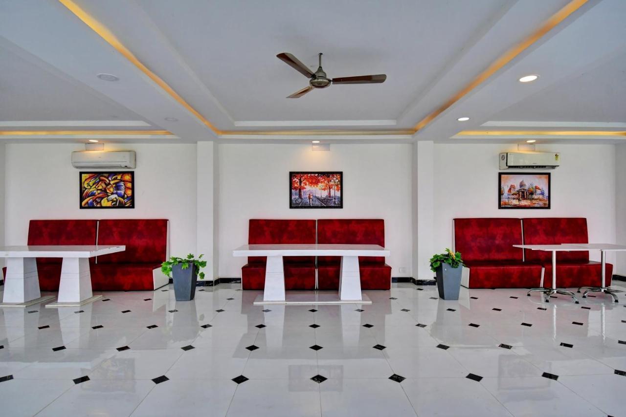 Oyo Townhouse 779 Gods County 호텔 타라피트 외부 사진