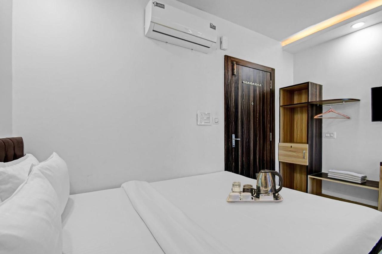 Oyo Townhouse 779 Gods County 호텔 타라피트 외부 사진