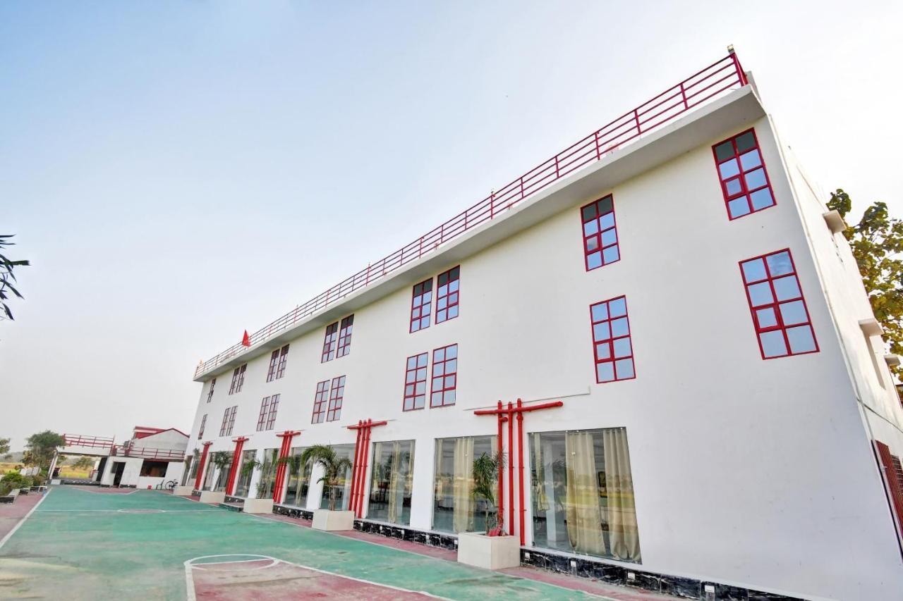 Oyo Townhouse 779 Gods County 호텔 타라피트 외부 사진