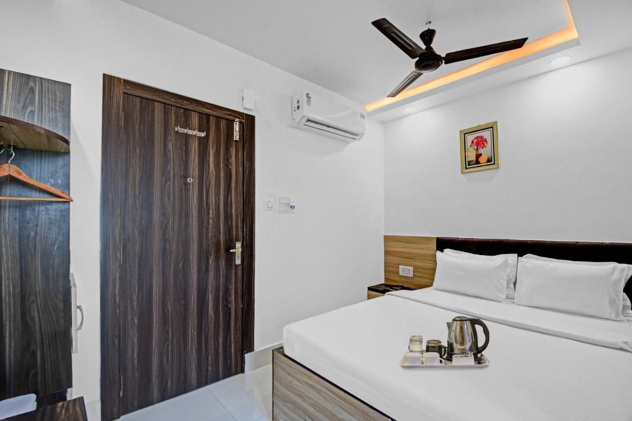 Oyo Townhouse 779 Gods County 호텔 타라피트 외부 사진