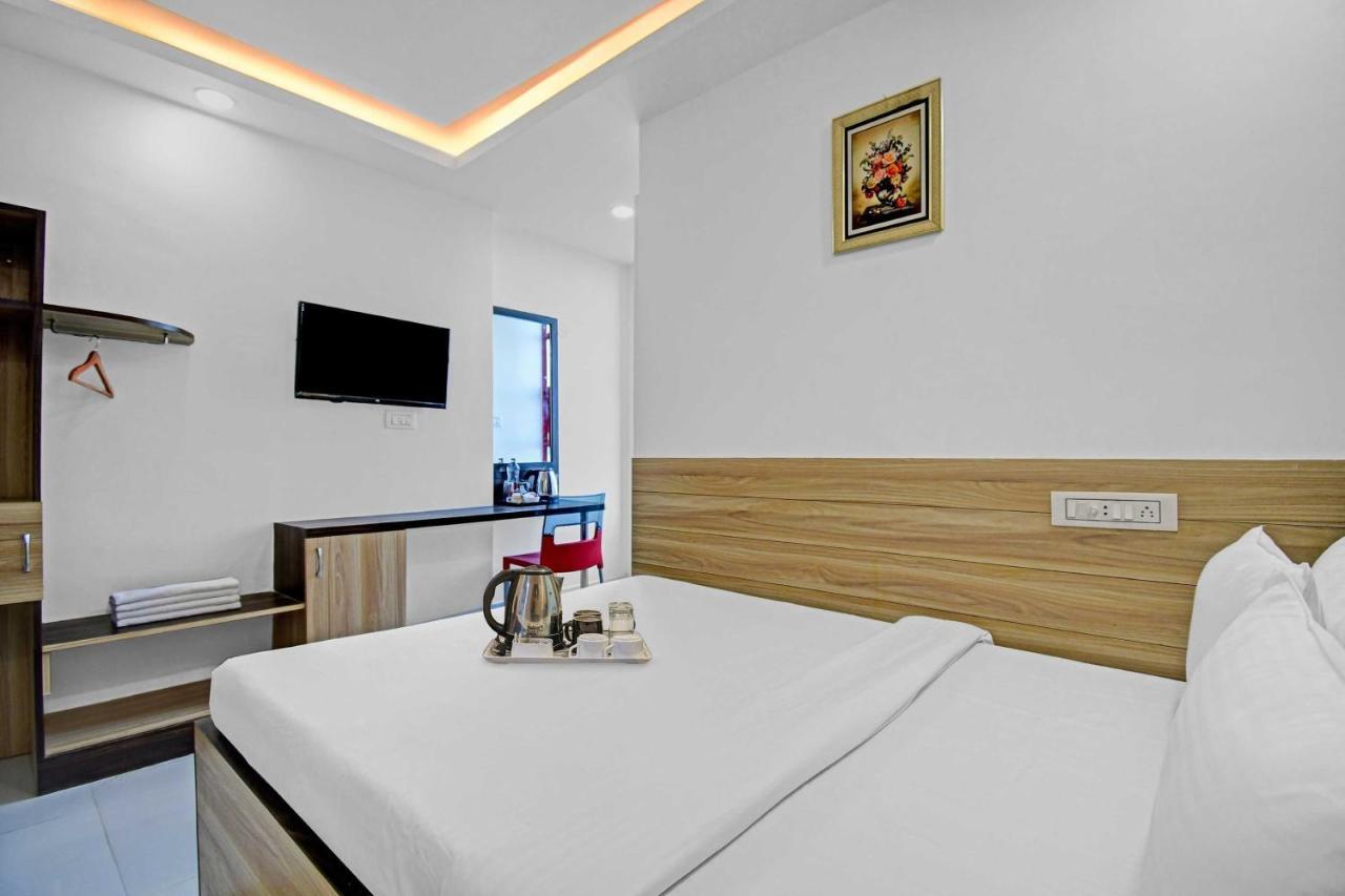 Oyo Townhouse 779 Gods County 호텔 타라피트 외부 사진