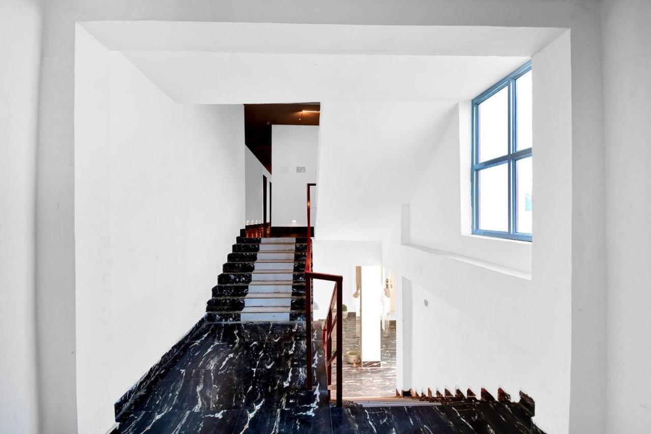 Oyo Townhouse 779 Gods County 호텔 타라피트 외부 사진