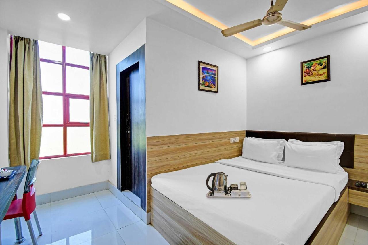 Oyo Townhouse 779 Gods County 호텔 타라피트 외부 사진