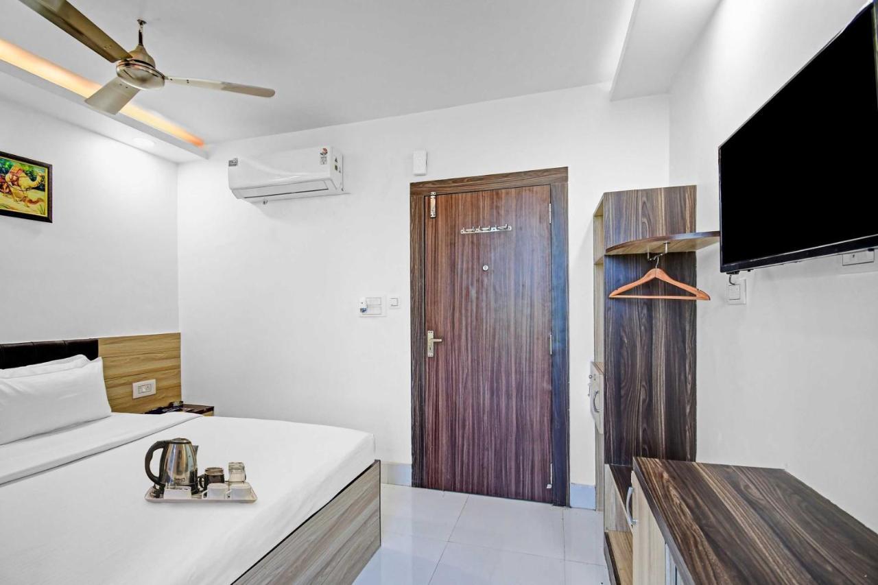 Oyo Townhouse 779 Gods County 호텔 타라피트 외부 사진