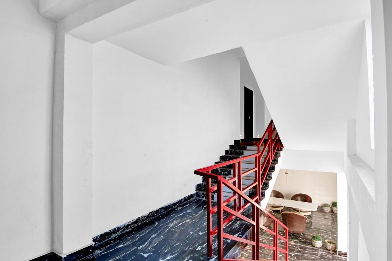 Oyo Townhouse 779 Gods County 호텔 타라피트 외부 사진